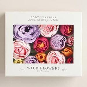 NWT Body Luxuries Scented Soap Petals